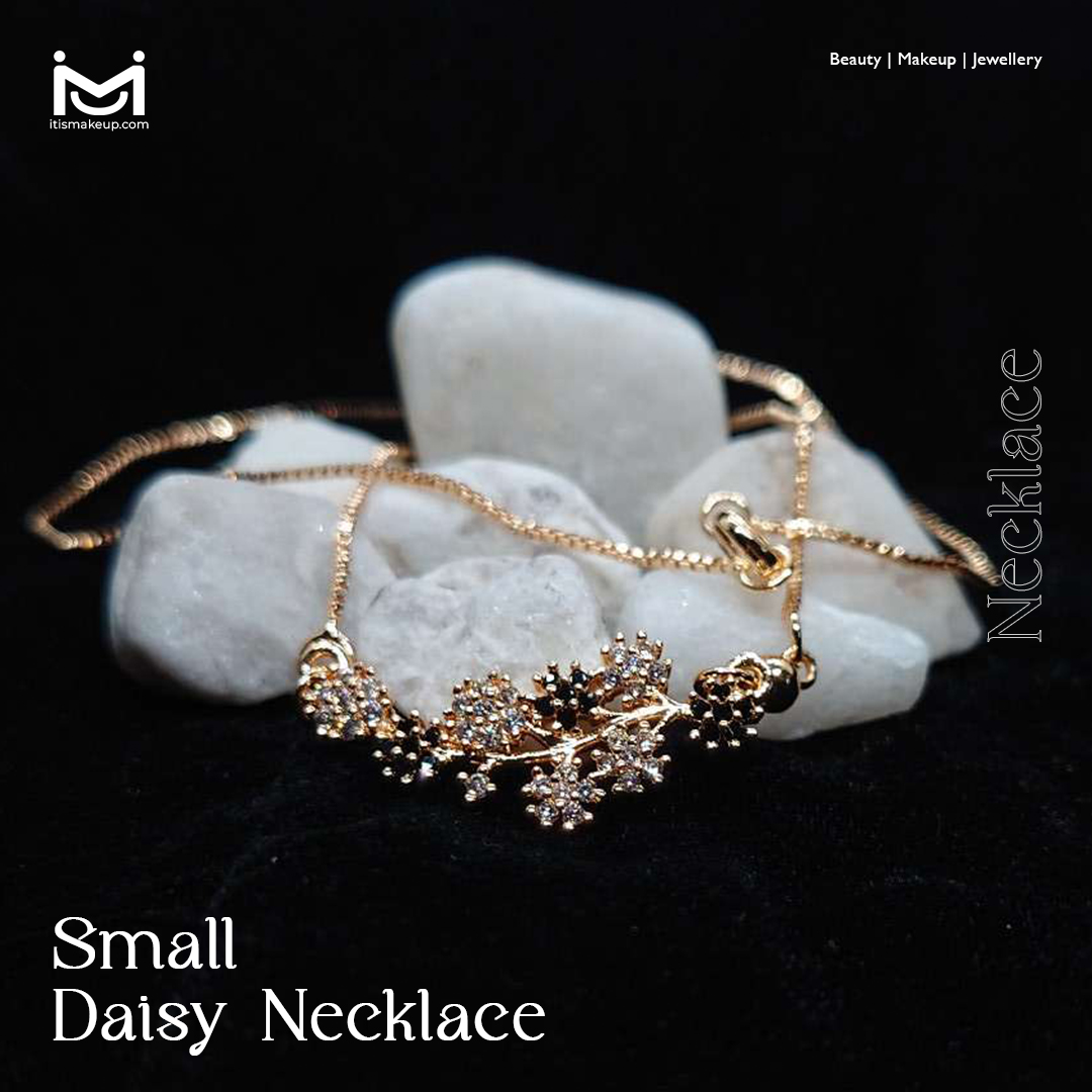 Small Daisy Necklace in Pakistan for Sale